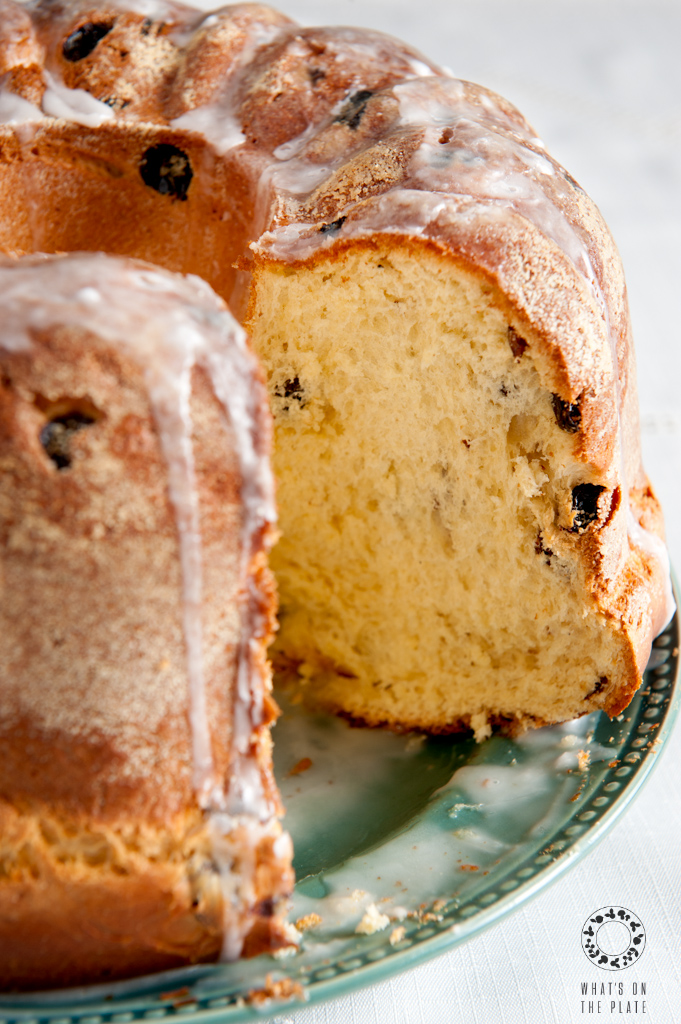 Yeasted Easter cake crossection