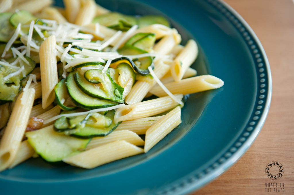 zucchini pasta close
