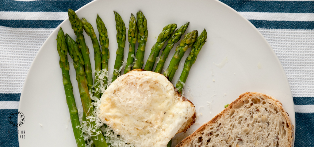 Asparagus with eggs