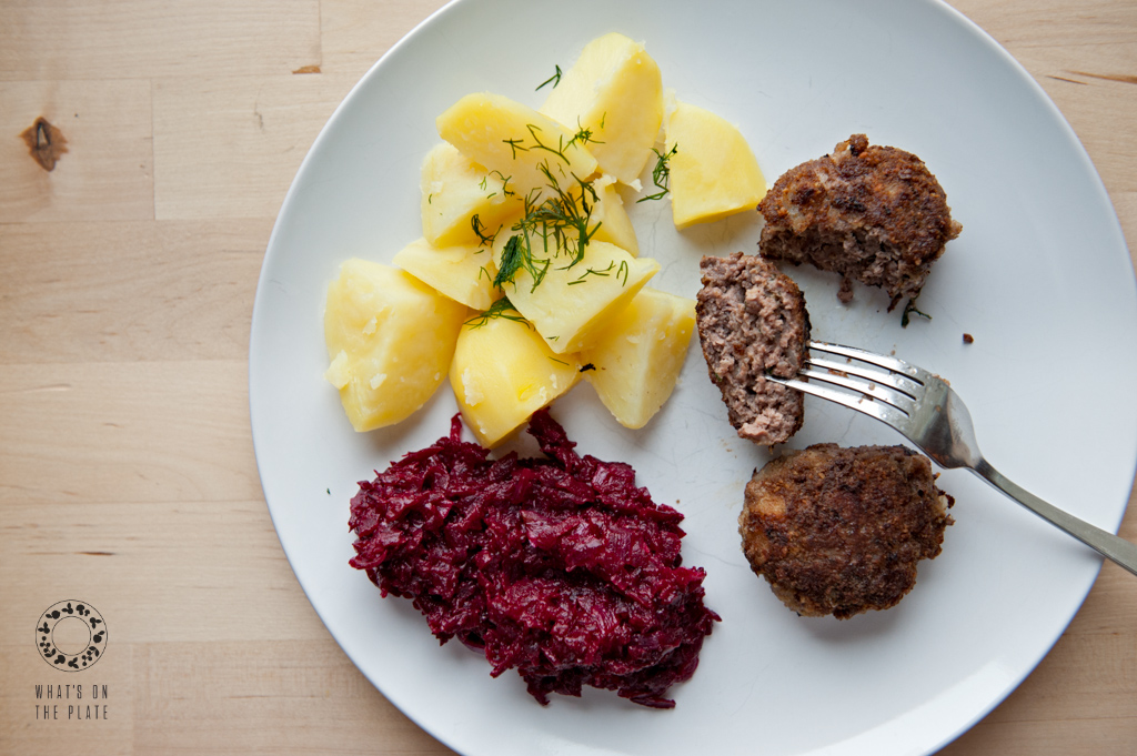 Minced Meat Cutlets with Beets