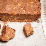 Chocolate fudge with graham crackers