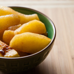 <a href="http://www.whatsontheplate.com/quick-apple-dessert/">Quick Apple Dessert</a>