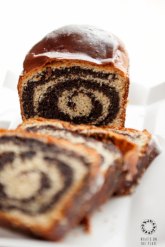 Kneaded Poppy Seed Cake